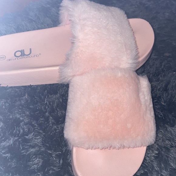 Fuzzy slides - Picture 2 of 9